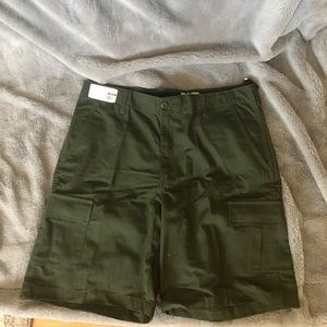 NWT VF Imagewear Large Cargo Shorts